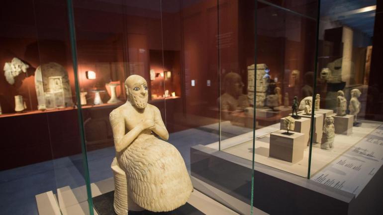 personnage-assis-expo-mesopotamie-lens